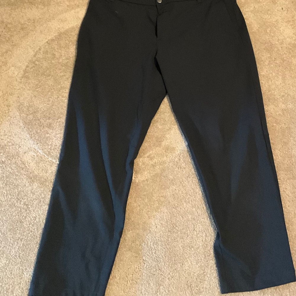 Lululemon, 38, Black
